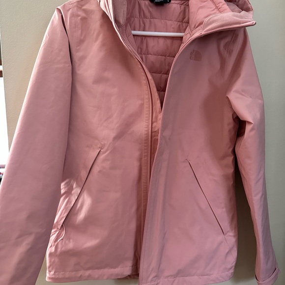 New no tags. Rose colored women’s north face jacket waterproof size small - Picture 2 of 6